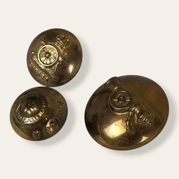 Vintage Canadian Military Brass Tone Buttons - Picture 3 of 5